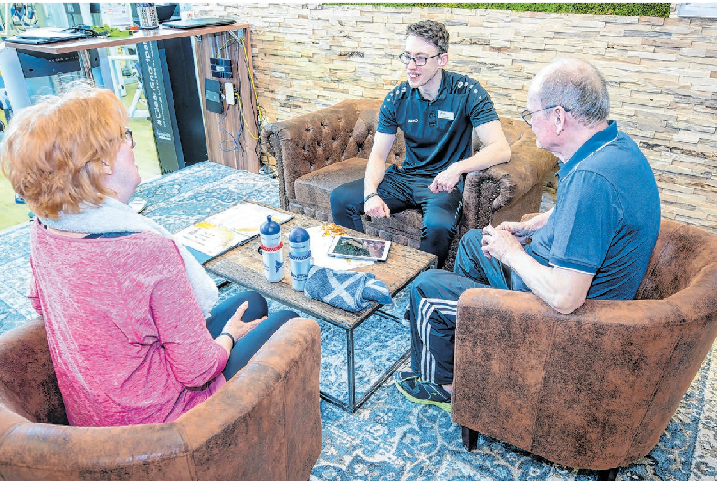 Eine umfassende Beratung für die Trainierenden ist das A und O für Trainer Jonathan Mack (Mitte) sowie alle seine Kollegen des Sportparks Gaildorf. Fotos: privat