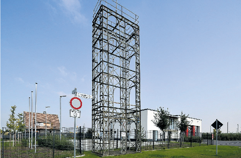 Der Steigerturm in Niederaden bietet im Vergleich zu den Koloniehäusern zwar keinen Wohnraum - geschützt ist er als Denkmal allerdings trotzdem. FOTO GÜNTHER GOLDSTEIN