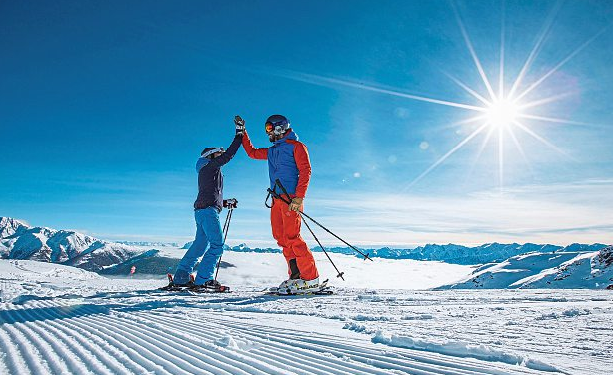 Von weiten Pisten und Kindertarifen bis zum 18. Lebensjahr profitieren Skifahrer in Osttirol.Foto: www.berg-im-bild.at