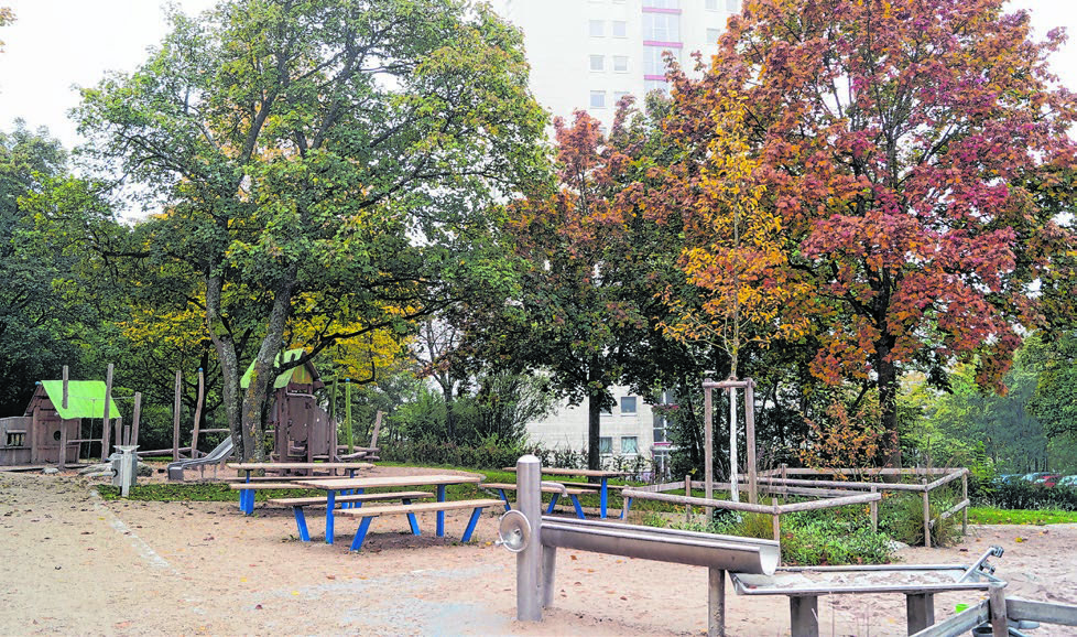 Der neue Spielplatz am alten Eselsberg. Fotos: Petra Starzmann