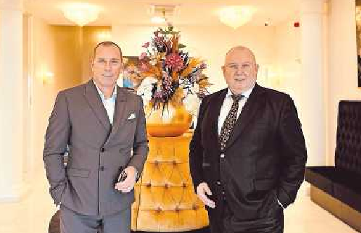 Investor und Geschäftsführer Jürgen Becker (rechts) mit Hoteldirektor Stefan Wichlidal FOTO: OSKAR WELLER