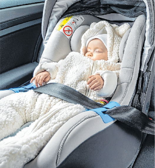 Längere Fahrten mit Baby sind kein Problem, sollten aber gut vorbereitet sein. Foto: Dmytro Surkov - stock.adobe.com