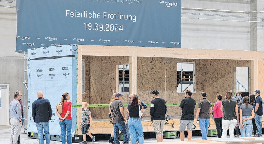 2024 wurde das timpla-Holzmodulwerk in Eberswalde eröffnet. Nun stellt es sich beim 28. Berufemarkt vor.