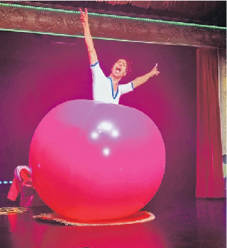 Paraderolle: Der selbsternannte Ballon-Mann Davide Skizzo Nicolosi