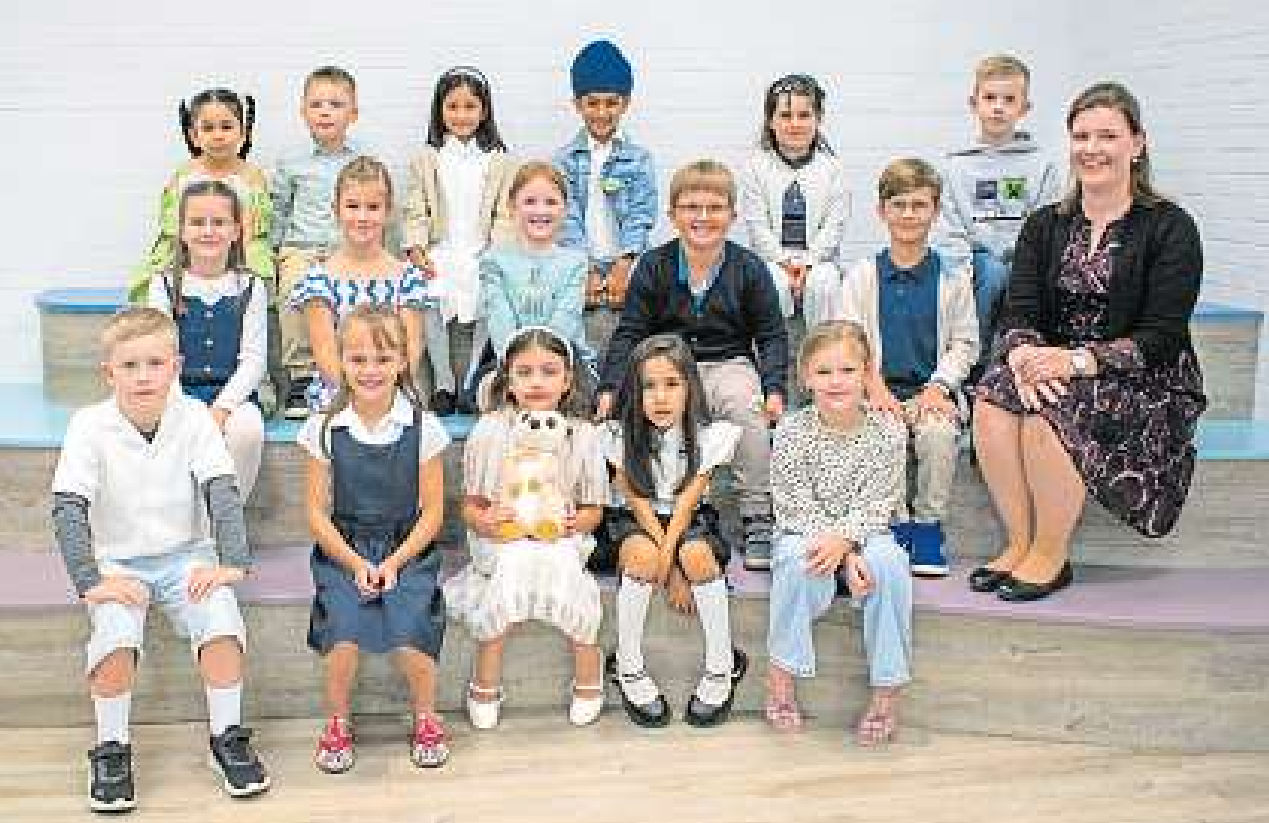 Die Klasse 1b mit Klassenlehrerin Marike Boll.