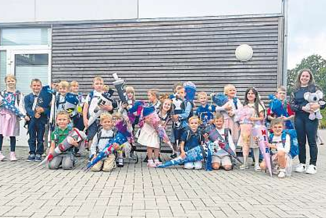 Die Klasse 1b, die Koalaklasse, mit Klassenlehrkraft Anna Sabirov Fotos (2): Grundschule Schönningstedt/hfr