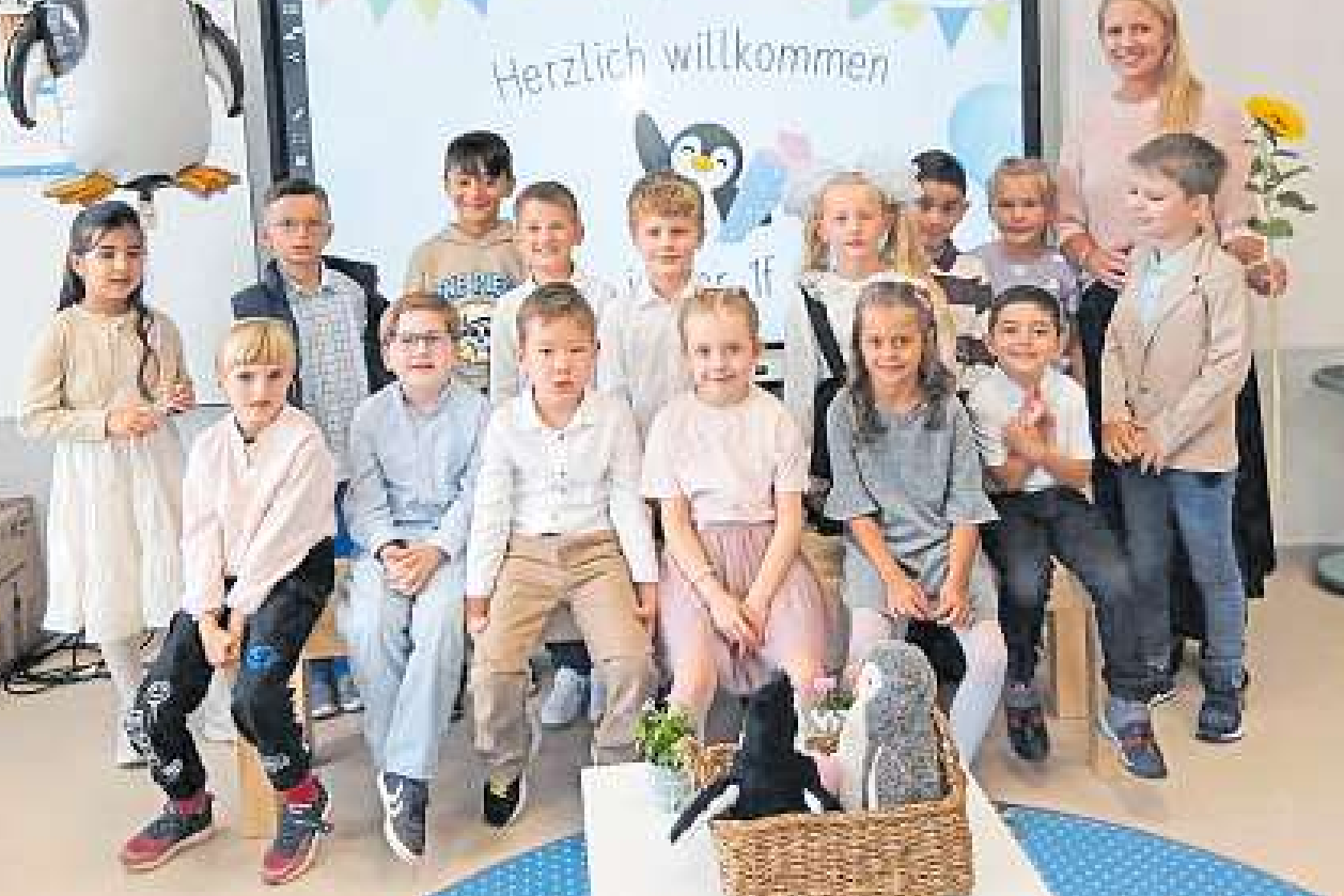 Klasse 1f mit Klassenlehrerin Miriam Carstens. Fotos (7): Mühlau-Schule/hfr