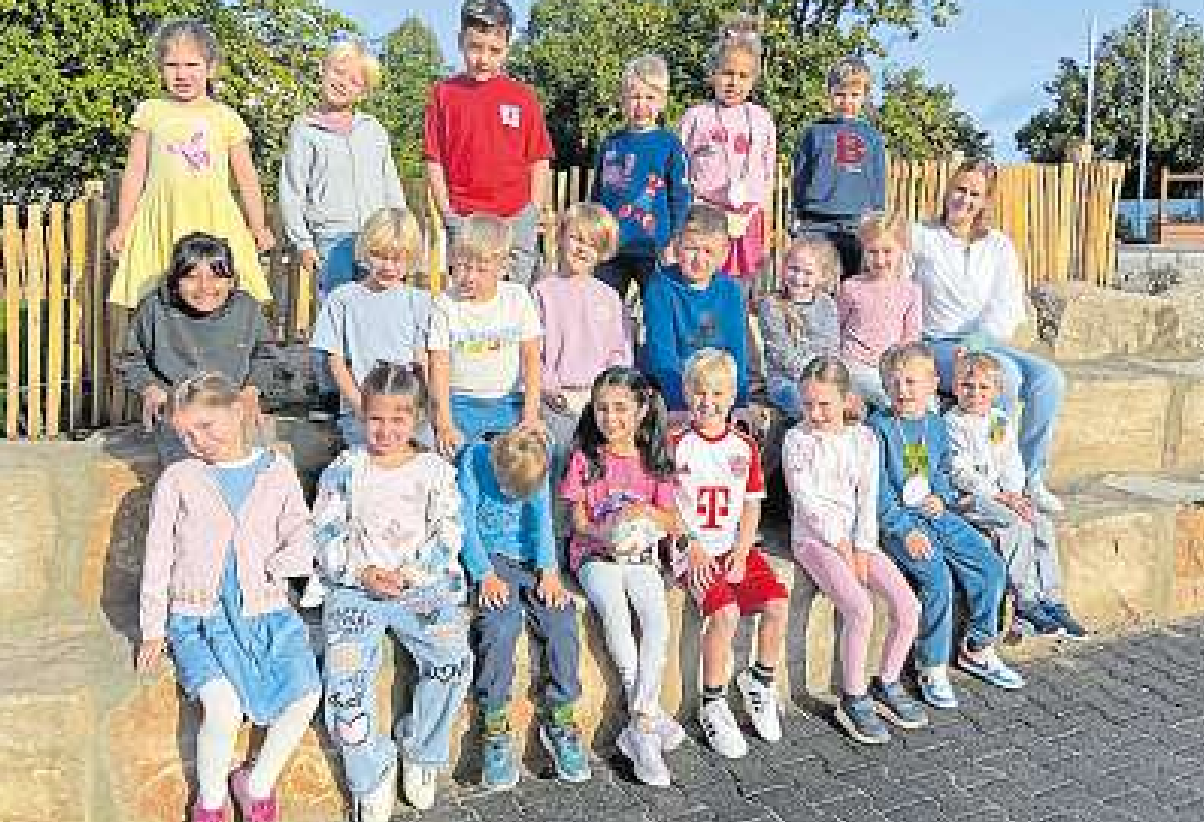 Die Klasse 1b mit Klassenlehrerin Nicola Kähler.