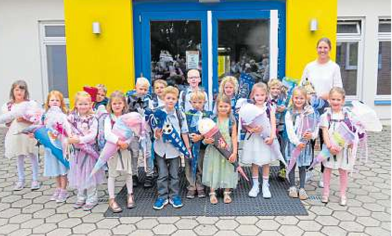 Igelklasse 1a mit ihrer Klassenlehrerin Raika Rosch. Fotos (3): GS Lütjensee/hfr