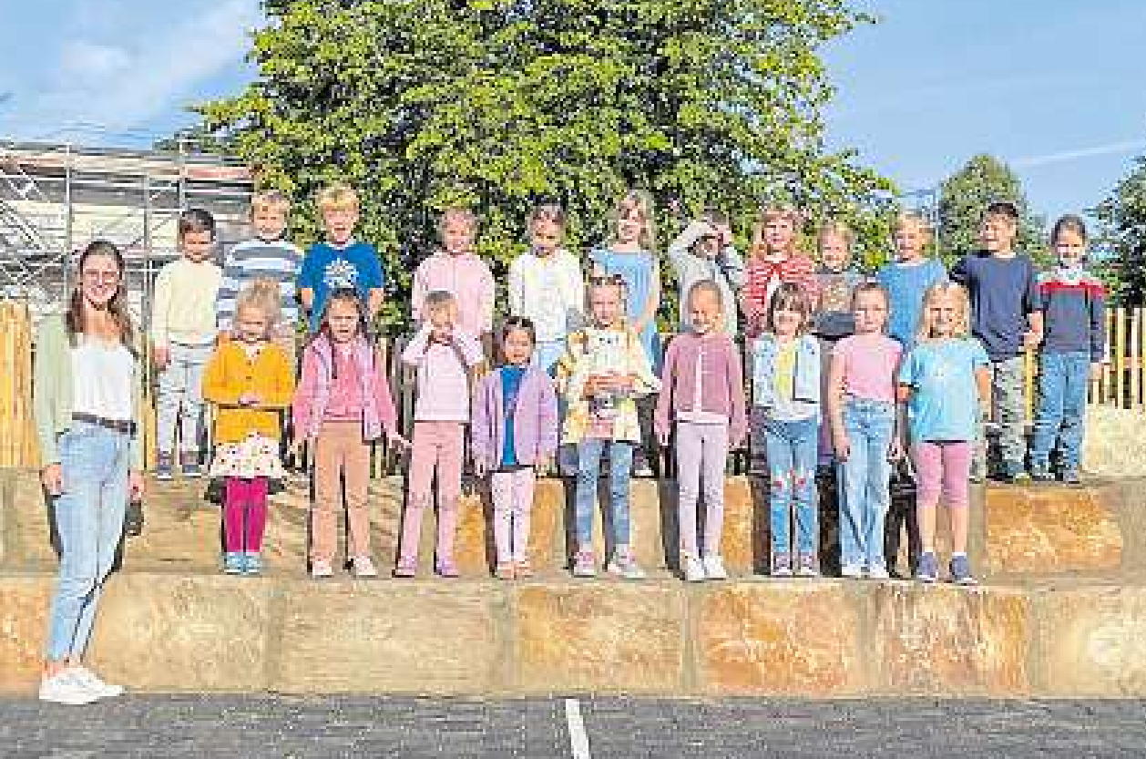 Die Klasse 1e mit Klassenlehrerin Kimberly Holst.