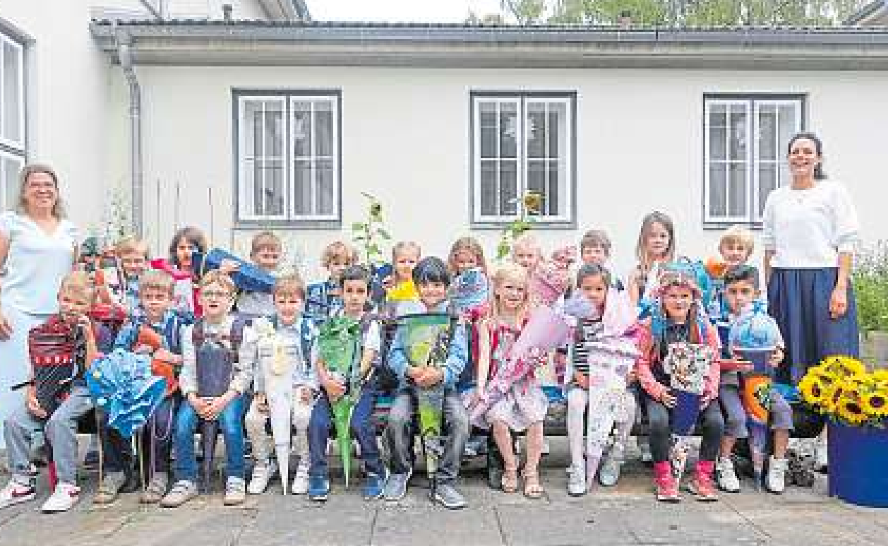 Die Klasse 1a mit der Klassenlehrerin Mareike Krauth. Fotos (2): Fürstin-Ann-Mari-von-Bismarck-Schule/hfr