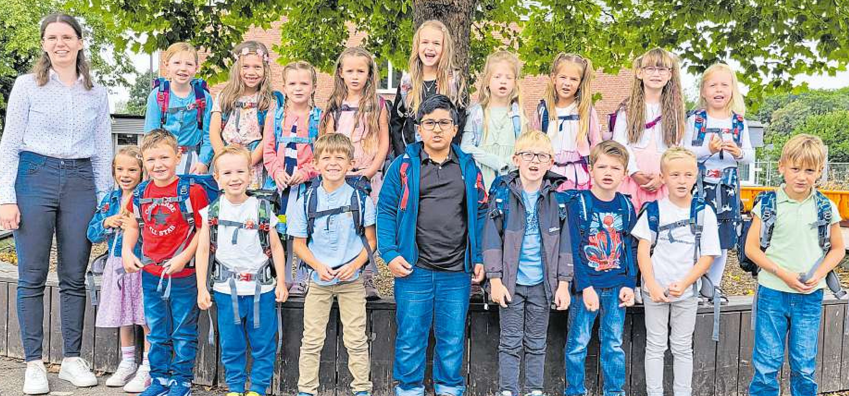Klasse 1c, Fr. Kristin Pieper (Vertretungslehrerin) Fotos: Grundschule Ellerau/hfr (3)