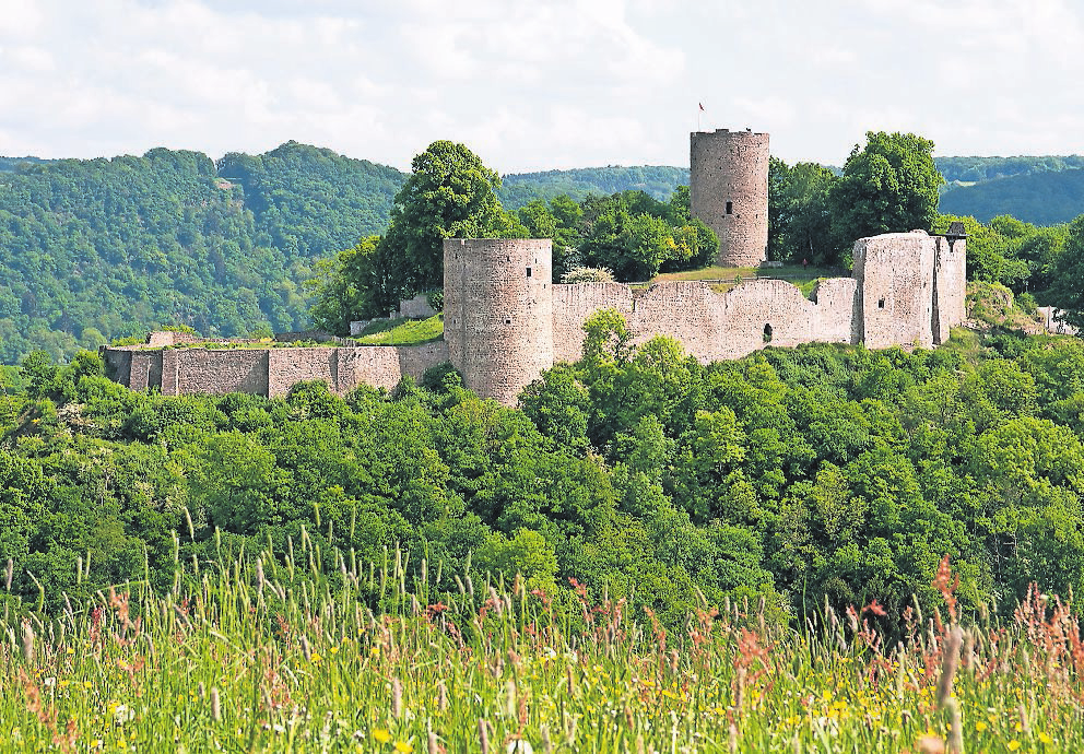 Ein lohnenswertes Ausflugsziel mitten im Grünen: Burg Blankenberg. FOTO: KARL LUDWIG RAAB/NATURREGION SIEG