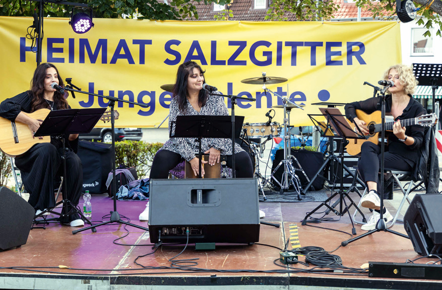 Freche türkische Songs: Das Trio Leylifer aus Braunschweig singt Lieder mit Augenzwinkern. Ⓒ Rudolf Karliczek