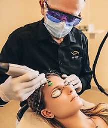 Bei Cura-Aesthetic werden Behandlungen von erfahrenen Hautärzten durchgeführt. FOTO: CURA-AESTHETIC