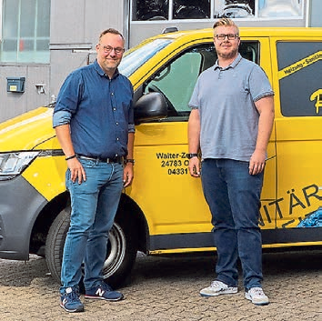 Immer für die Kunden da: Kundendienstleiter Christian Möller (links) und sein Kollege Christian Krawutschke. FOTO: DÖRTE DORFER