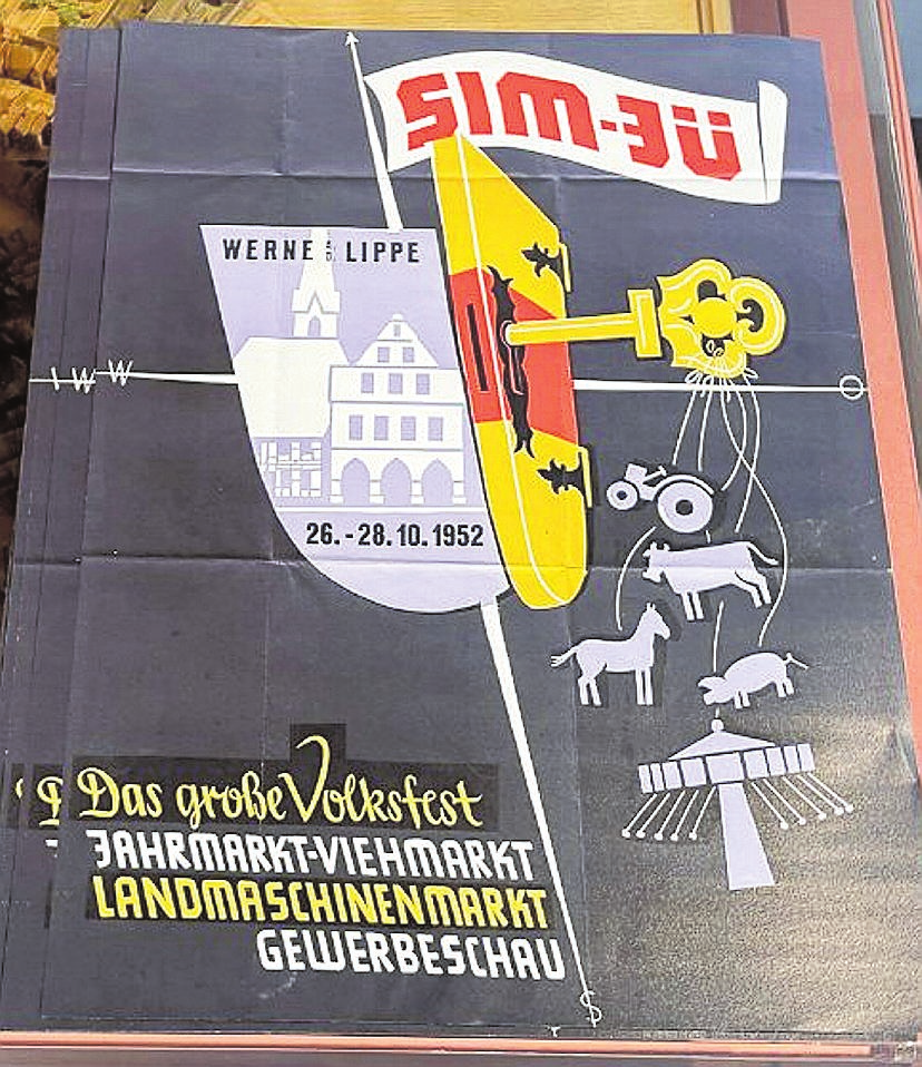 Nostalgisch: In diesem Jahr hat man sich eine besondere Aktion für Sim-Jü einfallen lassen: alte Plakate zum Kauf.