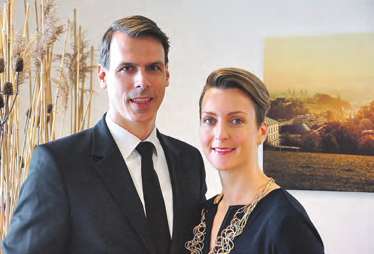 Julia und Martin Dobretsberger leiten gemeinsam die demenzfreundliche Bestattung Österreichs. F: Dobrets berger erste