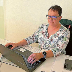 Eva-Maria Wagner, Bürokraft und zuständig für den Onlinehandel.