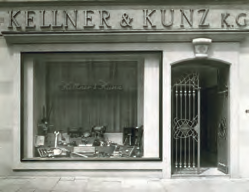 1950: Fachgeschäft am Welser Stadtplatz Foto: Kellner & Kunz