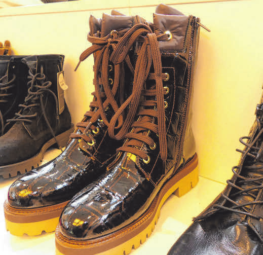 Boots liegen in diesem Jahr voll im Trend. Ganz besonders Schnürboots.