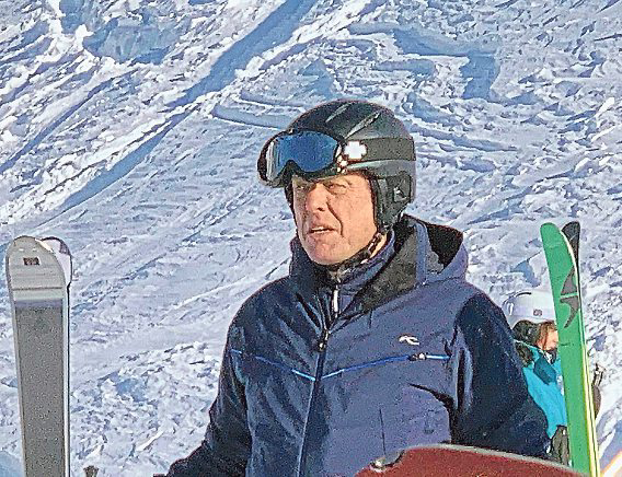Genie auf die Ski: Hugh Grant zieht in Gastein seine Spuren in den Schnee<br draggable="true" data-highlightable="1" id="iez43"/>Foto: Leserreporter