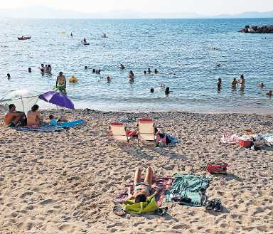 Reisen wird mutmaßlich 2023 nicht günstiger werden - auch nicht nach Mallorca. FOTO: CLARA MARGAIS/DPA