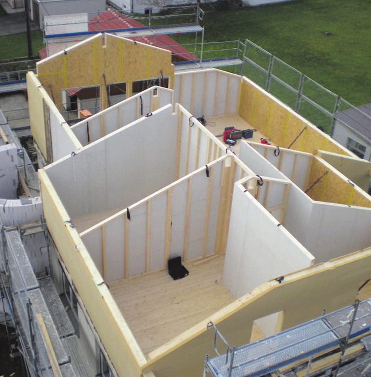 Einfamilienhaus im Werden: Zu den vielen Leistungen des Unternehmens gehört auch der Holzrahmenbau. Foto: PR