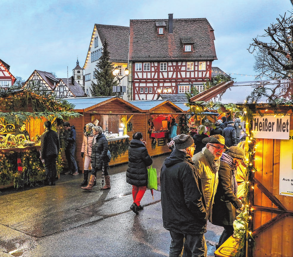 Der Christkindlesmarkt in Vellberg verzaubert mit seinem Ensemble aus Fachwerkhäusern. Foto: Archiv/Ufuk Arslan