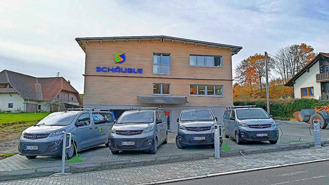 Der neue Firmensitz in der Murgtalstraße 10 ist nun offiziell in Betrieb genommen, nur wenige entfernt. hundert Meter vom alten Betriebsgebäude