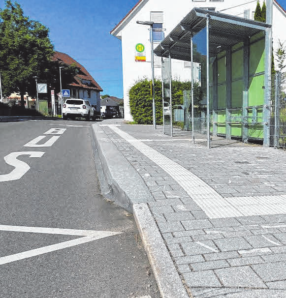 Barrierefreier Umbau einer Bushaltestelle im Zuge der Neugestaltung des Ortkerns Grünkraut.