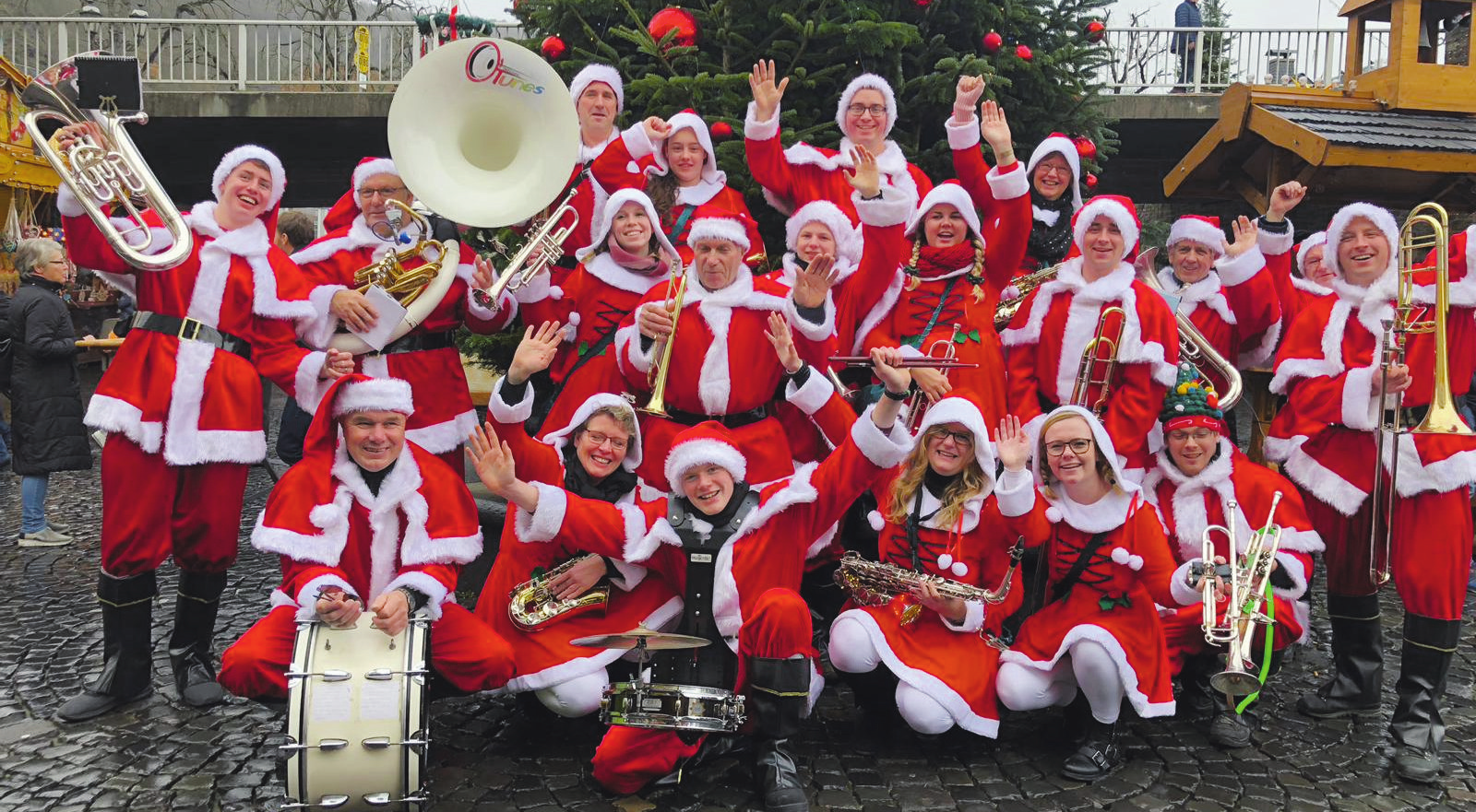 Die Blaskapelle O'Tunes aus den Niederlanden sorgt ab 15 Uhr am Samstag für weihnachtlichen Flair beim ,,Sendener Advent
