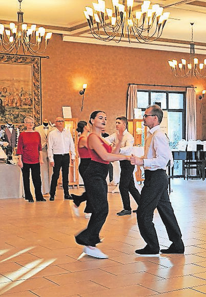 Tanzen lernen mit der Tanzschule Tanzwelle.