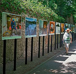 Das Festival ,,La Gacilly Baden-Photo" gilt seit Jahren als Besuchermagnet in der Kurstadt. Foto: Lois Lammerhuber