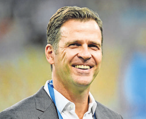 Oliver Bierhoff, bis Dezember Geschäftsführer der deutschen Nationalmannschaft, spielte mit Schmadtke in der Bundeswehr-Auswahl zusammen.