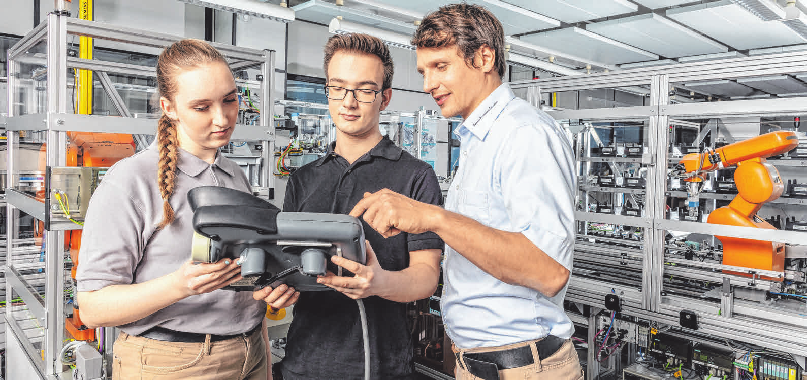 <span id="iuc29">Eine technische Ausbildung oder ein technisches duales Studium bildet die Grundlage für einen erfolgreichen Berufsweg in der digitalen Welt. FOTO: DJD/SIEMENS PROFESSIONAL EDUCATI</span>