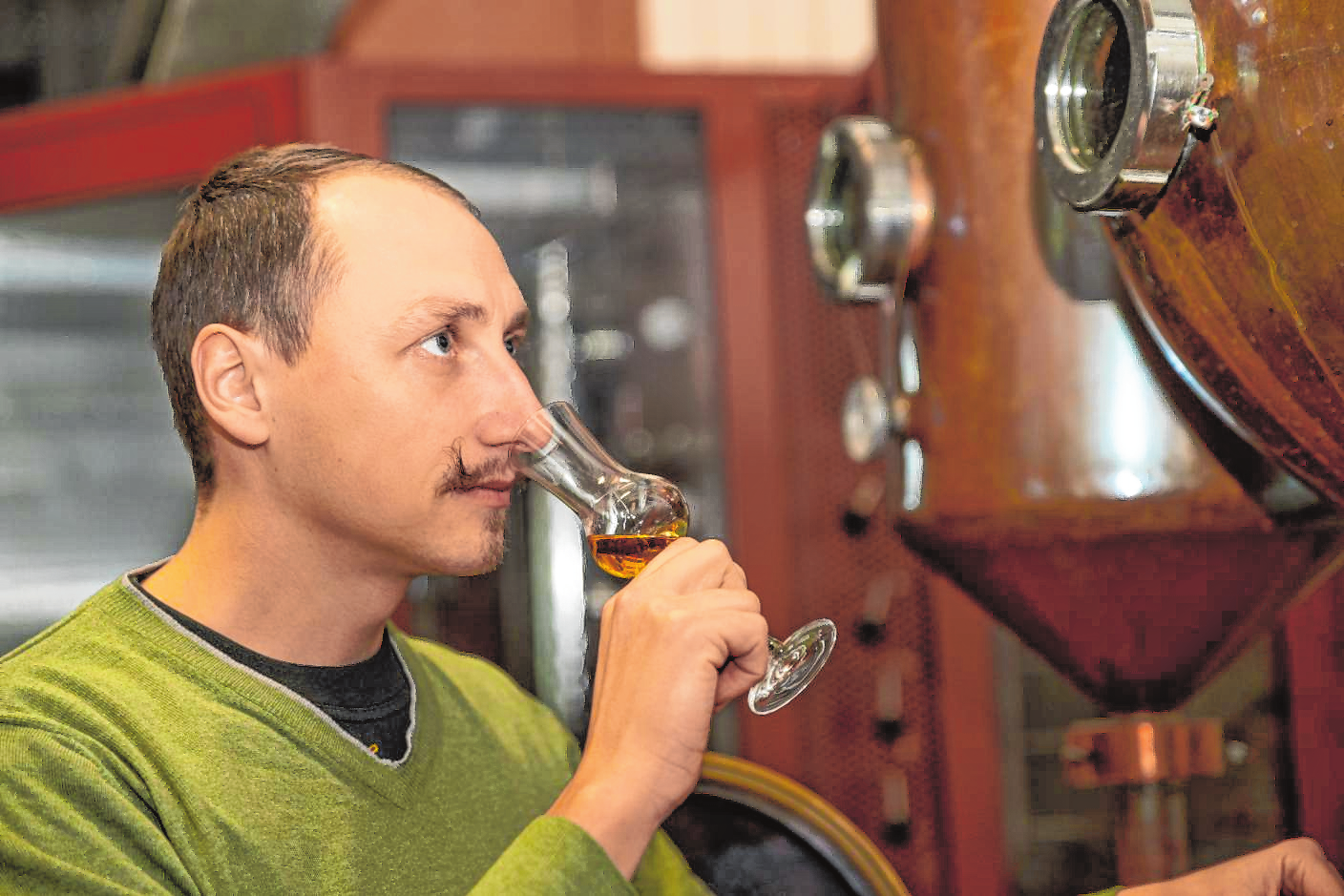 Nach Gin, Whisky und Rum hat Gregor Thormann noch einige andere Ideen: In diesem Jahr will er seinen ersten Roggenwhisky auf den Markt bringen. Bild: Thomas Neu