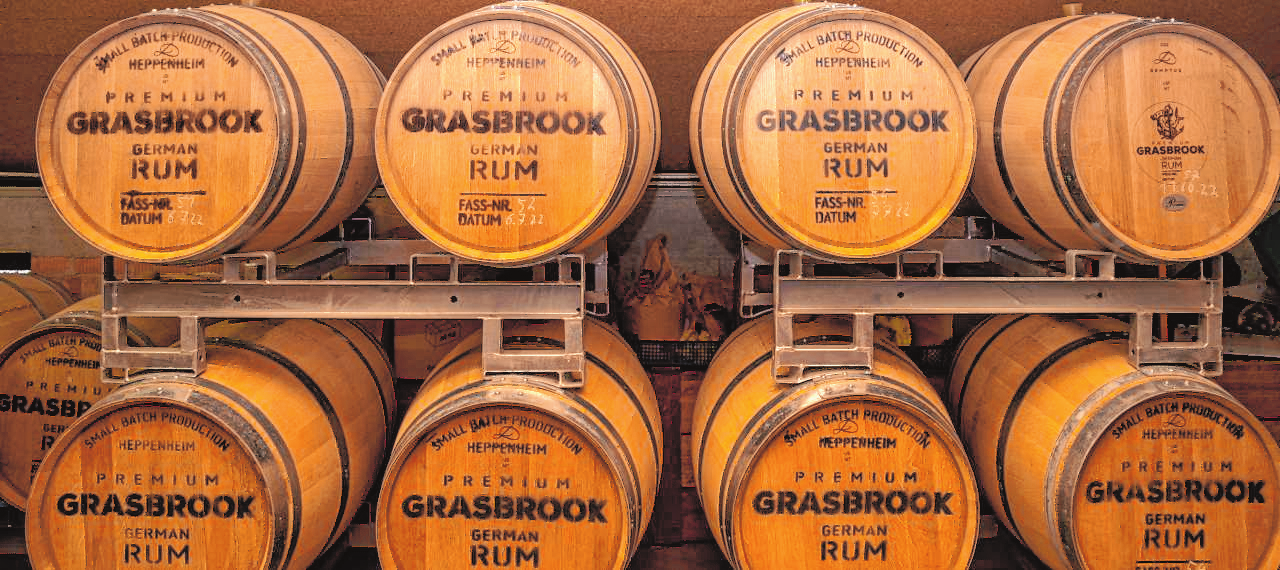 ,,German Rum" lagert in den Holzfässern in der Grieselstraße. Gregor Thormann ist einer der ersten, der deutschen Rum hergestellt hat. Bild: Thomas Neu