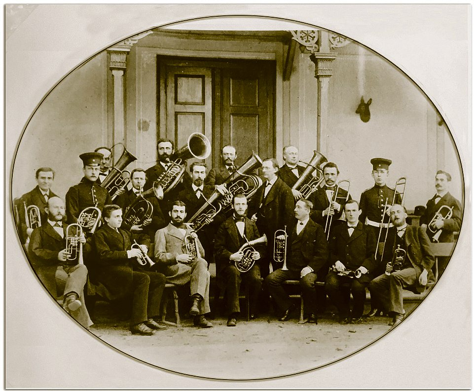 In den ersten Jahren besteht der Bläserchor hauptsächlich aus engagierten Laienmusikern. Foto: Bläserchor Neuwied