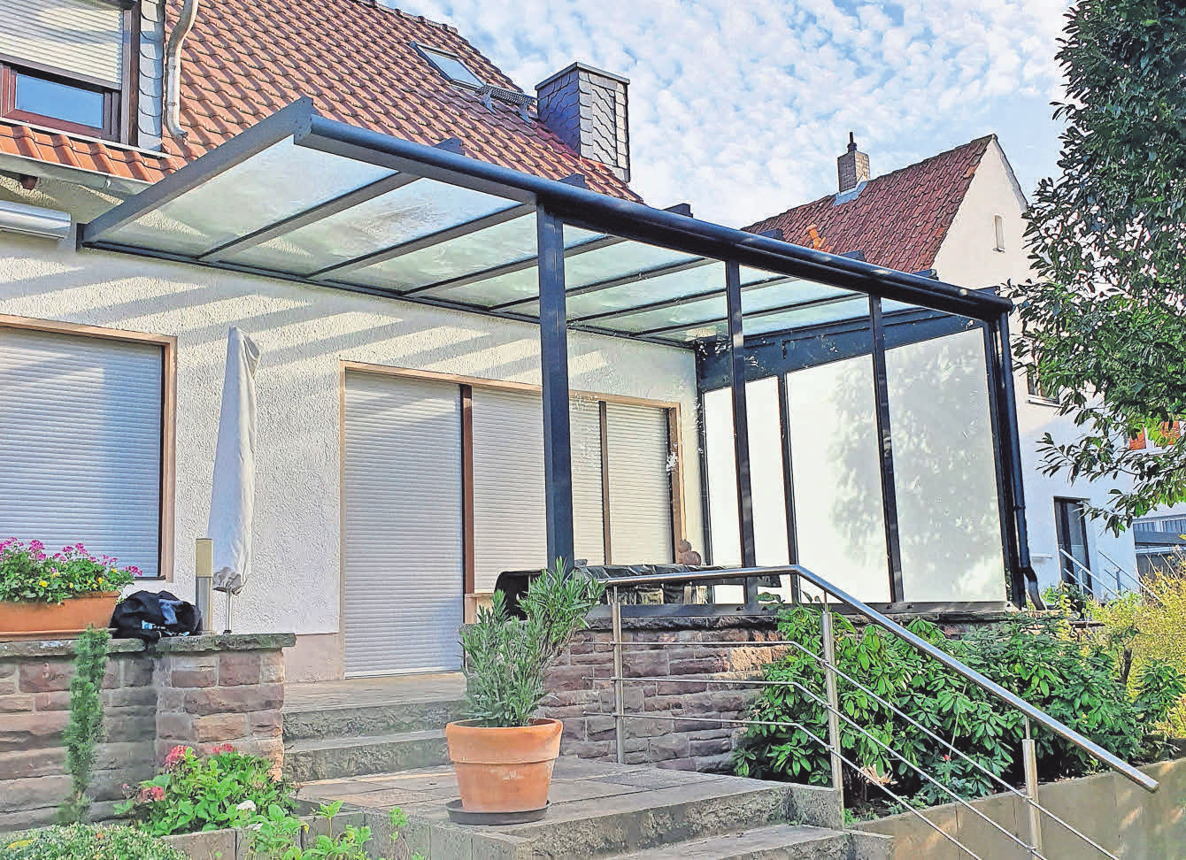Clevere Konstruktion: BÖLSCHE Glas- und Bau­- elemente fertigt individuelle Terrassendächer für jedes Haus. Fotos: BÖLSCHE Glas- und Bauelemente (2)
