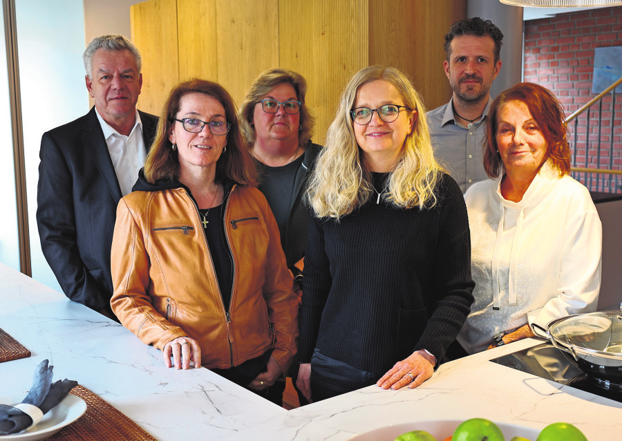 Das Team des Schmidener Küchenstudios um Katja Holder.