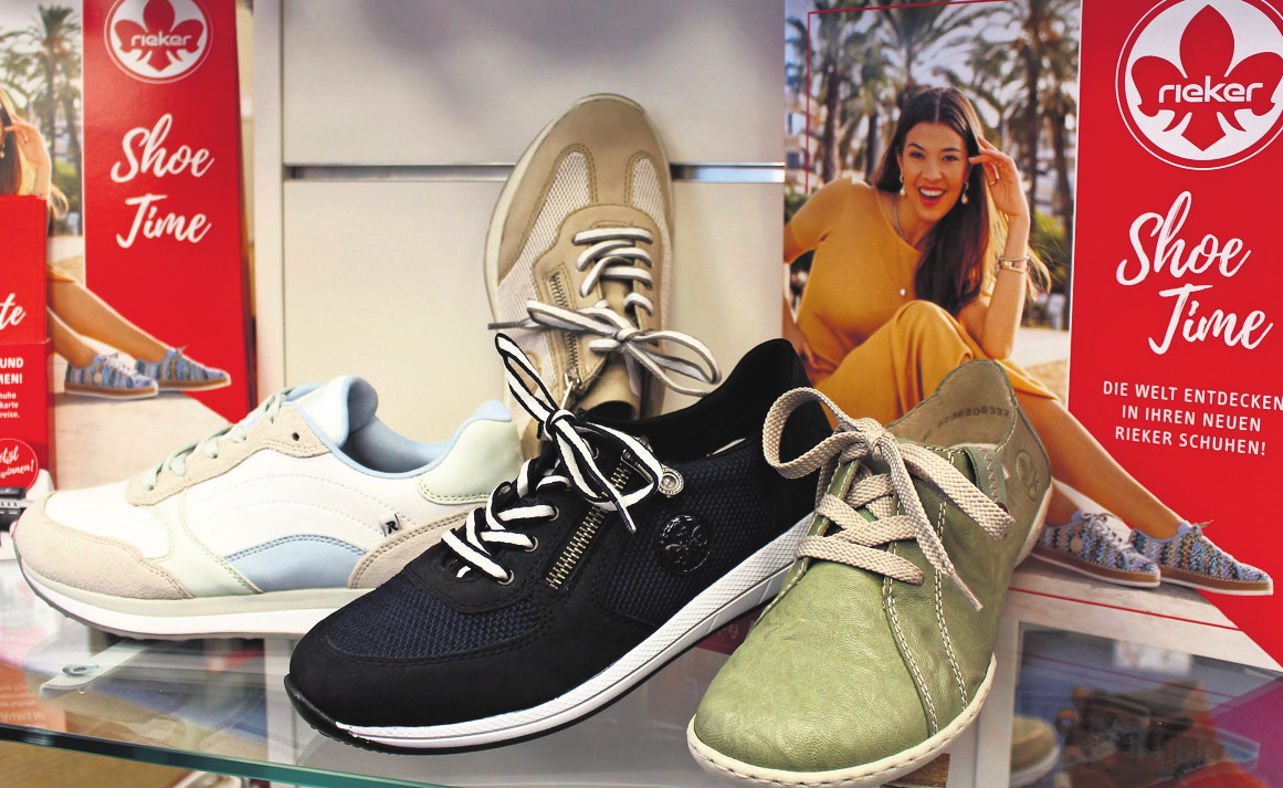 Slipper, Schnürschuhe, Sneaker: Die Damenschuhe der aktuellen Rieker-Kollektion weisen vor allem eine sportliche Laufsohle auf. Sanfte Farben stehen im Vordergrund - aber nicht nur ...