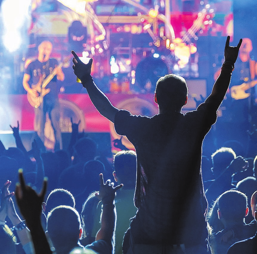 Eine gute Zeit ist beim Brunnenfestival garantiert. SYMBOLBILD: ANTON GVOZDIKOV - STOCK.ADOBE.COM