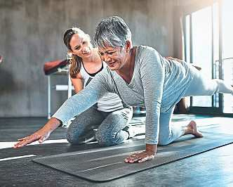 Gesund Altern und Problemen vorbeugen erhöht das Wohlbefinden im Alter.Foto: stock.adobe.com -Yuri Arcurs