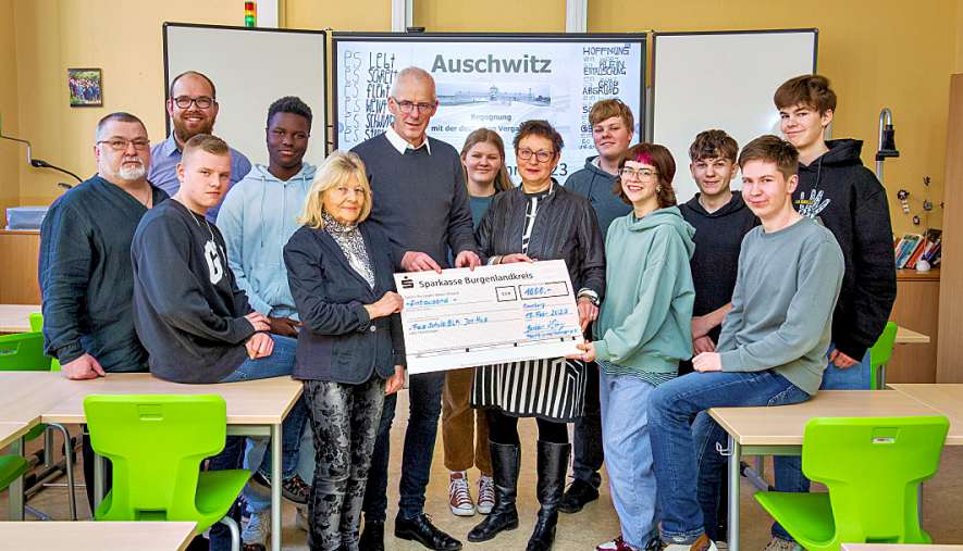 Mit Spenden unterstützt der Verein soziale Projekte, so die Freie Schule für eine Fahrt in die KZ-Gedenkstätte Auschwitz.