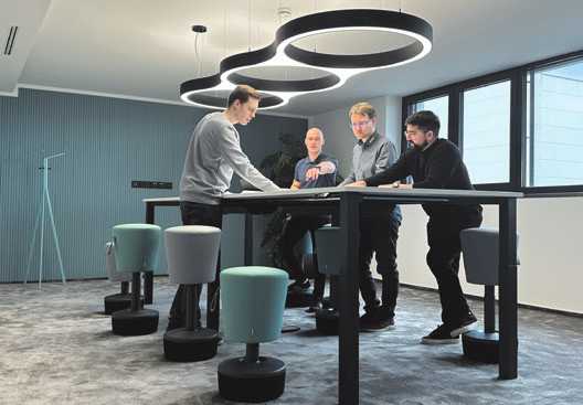 In den modernen Räumen ist genug Platz für Teams, um sich auszutauschen.   Fotos: Elektro-Heldele GmbH