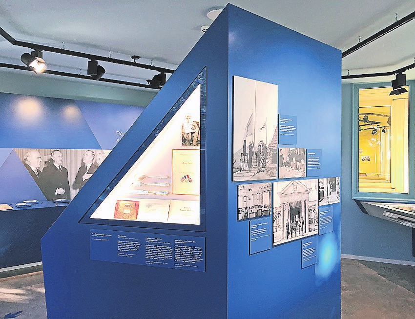 Die Ausstellung beleuchtet ausführlich die wechselvolle politische Geschichte des Petersberges, zum Beispiel die Zeit der Alliierten Besatzung. FOTO:COMFACT