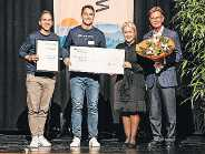 Die Gewinner 2022: Pascal und Frederic Keller mit Susanne Ganster und Gerhard Braun als ZRW-Vertreter (von links) FOTO: MARTIN KOCH/GRATIS