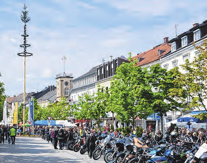 Imposante Bikeparade am Hauptplatz Fotos: Holnsteiner