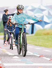 Beim Fahrradtraining wird mit verschiedenen Übungen die Fertigkeit auf dem Fahrrad trainiert. Foto: Andreas Steindl